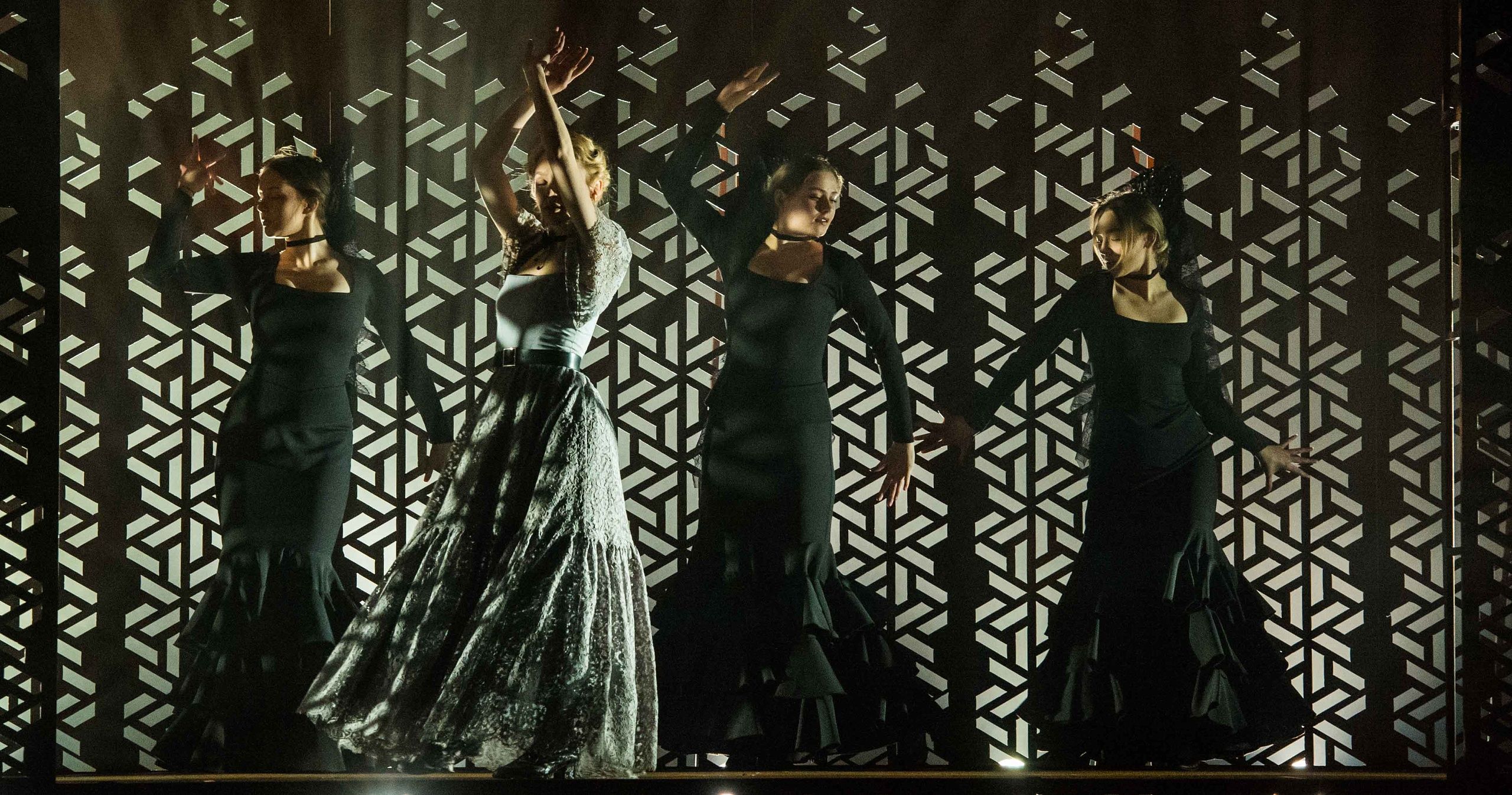 Собака на сене